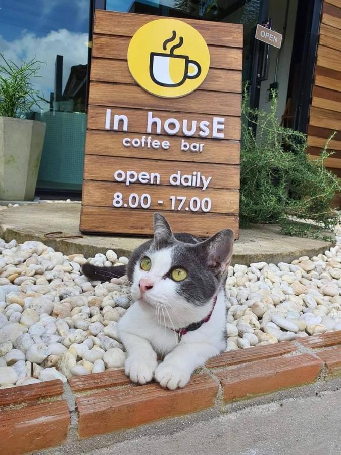 Golden House Hotel Sakaeo Szakeo Kültér fotó