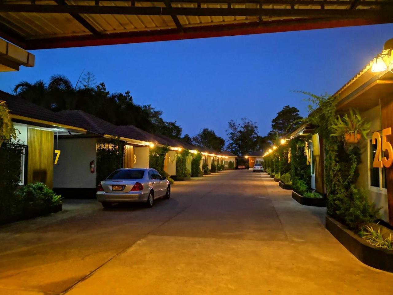 Golden House Hotel Sakaeo Szakeo Kültér fotó