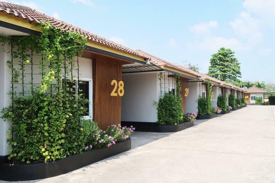Golden House Hotel Sakaeo Szakeo Kültér fotó