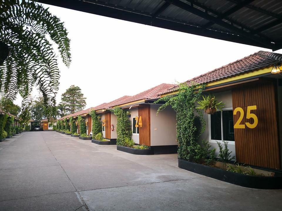 Golden House Hotel Sakaeo Szakeo Kültér fotó